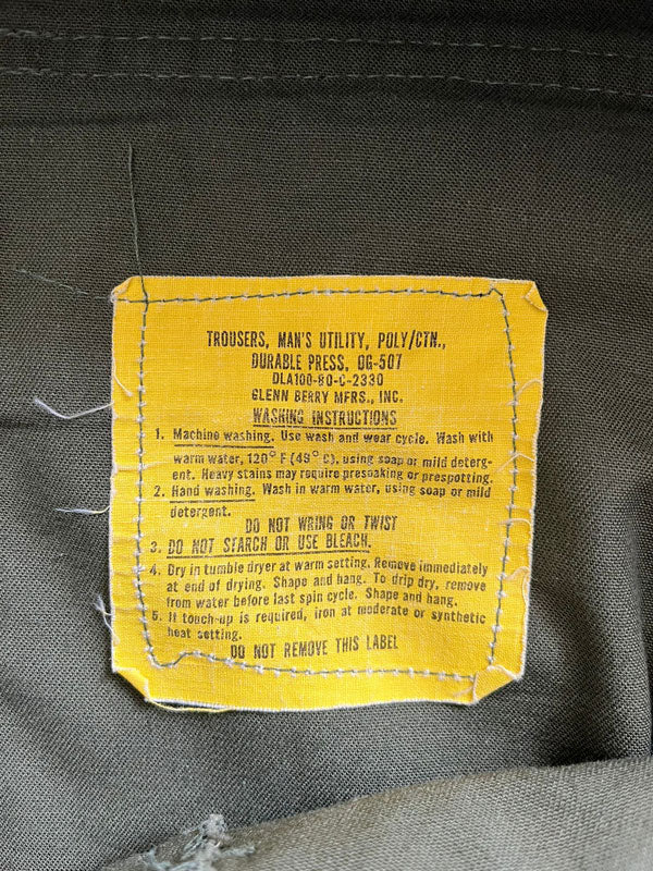 Fatigue pants OG 507. Production 1980. In deadstock condition. Military uniform that represented a turning point in the history of military clothing of the US Army.