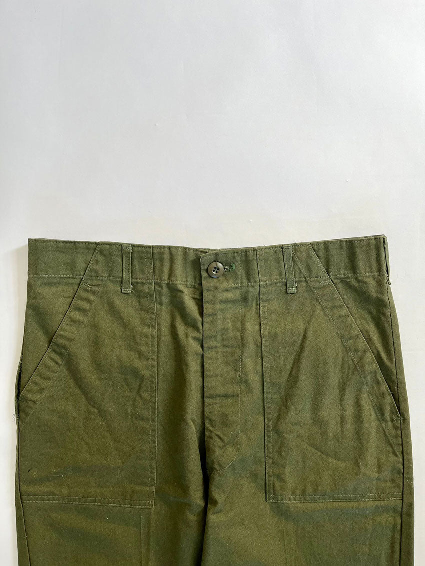 Fatigue pants OG 507. Production 1980. In deadstock condition. Military uniform that represented a turning point in the history of military clothing of the US Army.