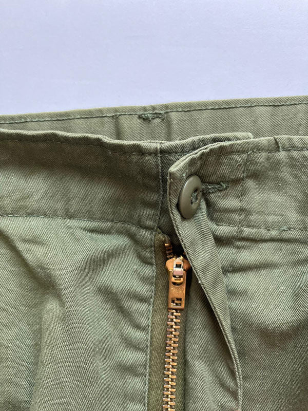 Fatigue pants OG 507. Production 1970. In deadstock condition. Military uniform that represented a turning point in the history of military clothing of the US Army.