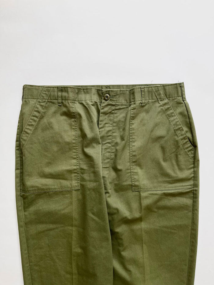 Fatigue pants OG 507. Production 1970. In deadstock condition. Military uniform that represented a turning point in the history of military clothing of the US Army.