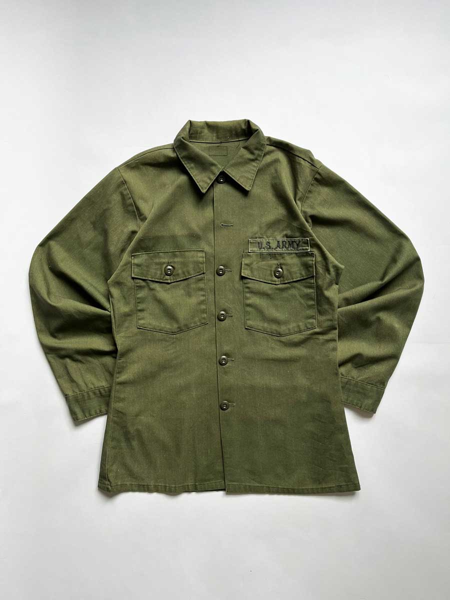 OG-507 vintage shirt uniform U.S. Army 80s. 1973 marked a significant moment for the US Army with the introduction of service uniforms in polyester and cotton.