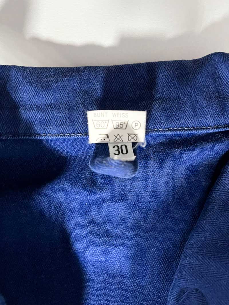 French chore jacket 70s in HBT cotton. Size Large. True French Workwear enclosed in a single garment. Unique color shades. Used by a company called Kubler.