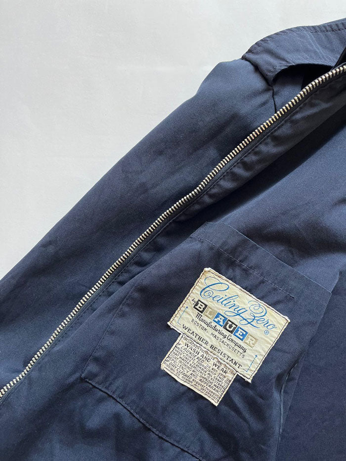 Summer jacket coming directly from the 60s and used by the US Air Force. Boxy fit, with shoulder pads and Scovill zip. Perfect jacket for spring and summer season.