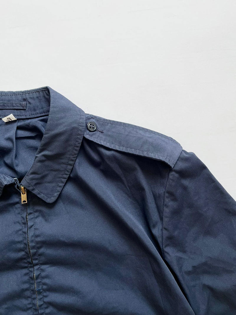 Summer jacket coming directly from the 60s and used by the US Air Force. Boxy fit, with shoulder pads and Scovill zip. Perfect jacket for spring and summer season.