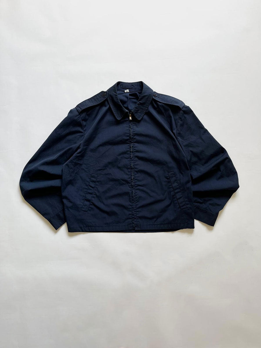 Summer jacket coming directly from the 60s and used by the US Air Force. Boxy fit, with shoulder pads and Scovill zip. Perfect jacket for spring and summer season.