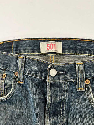 Levi's vintage 501 size 31W 30L. Step into timeless style with this authentic vintage medium blue Levi's. Extreme quality fabric with unique color shades.