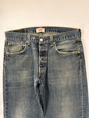 Levi's vintage 501 size 31W 30L. Step into timeless style with this authentic vintage medium blue Levi's. Extreme quality fabric with unique color shades.
