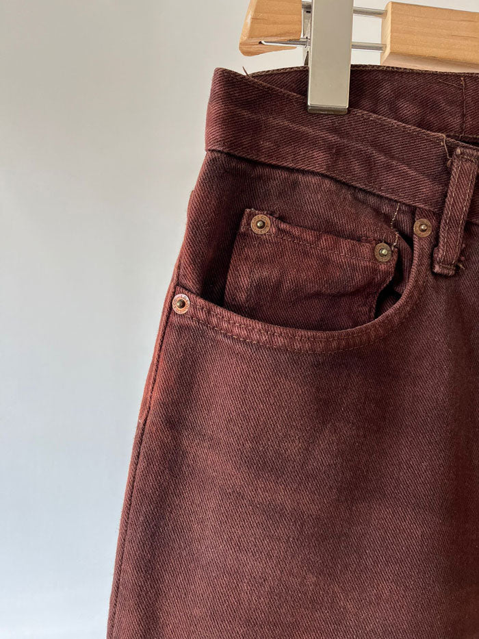 1980s Vintage Levi's 501 marroni 32X32 - Jeans vintage Levi's 501 marroni, taglia 32W 32L. Iconici Levi's 501 anni '80 con vestibilità classica e stile senza tempo.