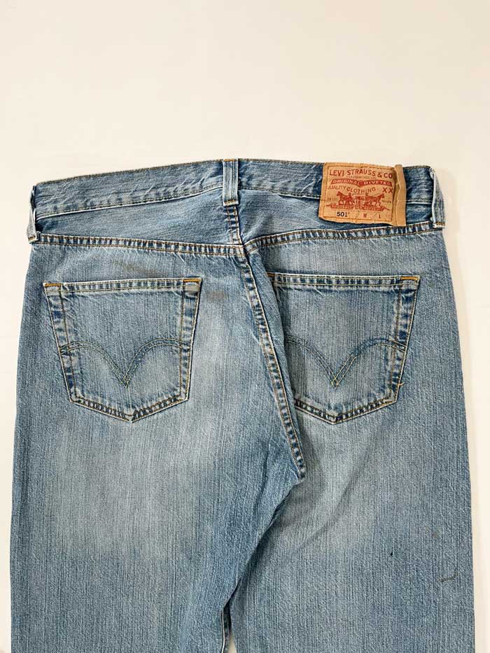 Levi's vintage 501 size 33W 36L. Step into timeless style with this authentic vintage medium blue Levi's. Extreme quality fabric with unique color shades.