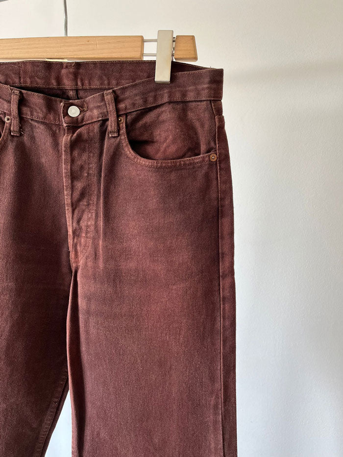 1980s Vintage Levi's 501 marroni 32X32 - Jeans vintage Levi's 501 marroni, taglia 32W 32L. Iconici Levi's 501 anni '80 con vestibilità classica e stile senza tempo.
