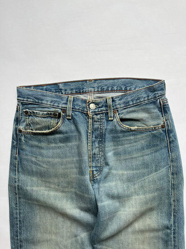 Levi's vintage 501 faded black. Step into timeless style with this authentic Levi's. Quality denim cotton. Fantastic color given by the wear of time.