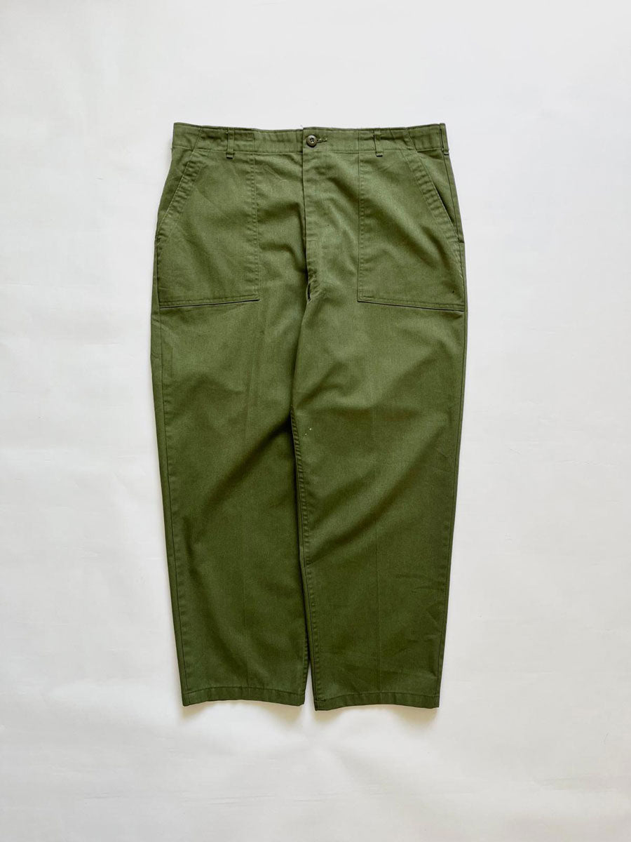 Fatigue pants OG 507. Production 1980. In deadstock condition. Military uniform that represented a turning point in the history of military clothing of the US Army.