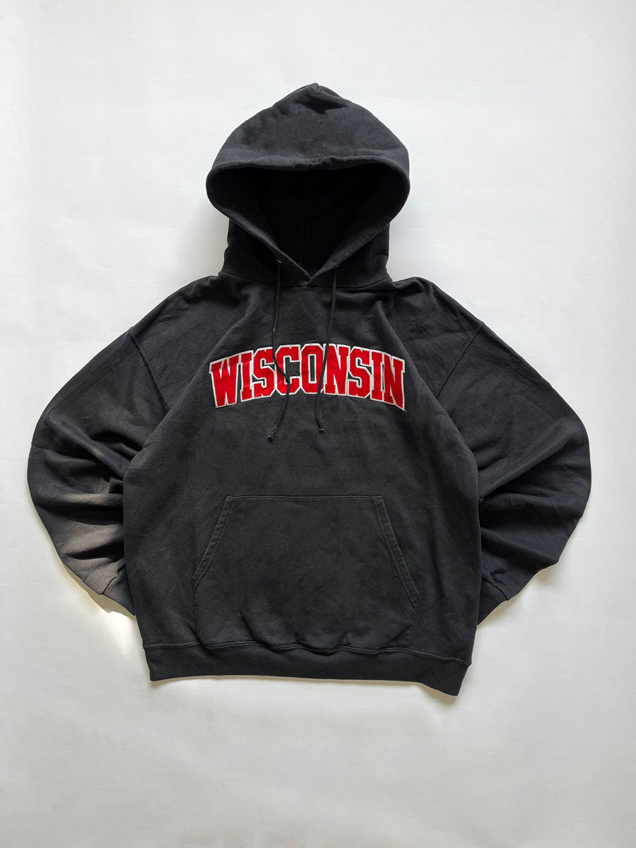 Vintage hoodie Champion made in Mexico in the 2000s. Boxy fit. Print on the front with writing. Size Large.