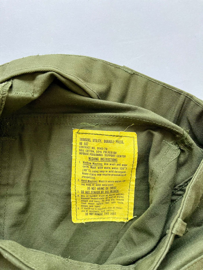 Fatigue pants OG 507. Production 1980. In deadstock condition. Military uniform that represented a turning point in the history of military clothing of the US Army.