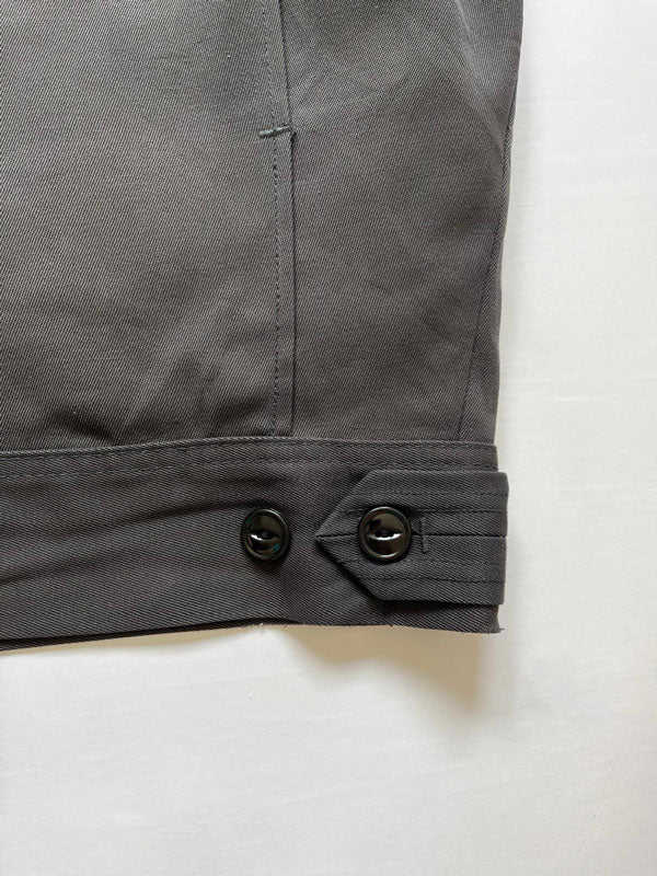 Vintage Workwear jacket Unitog from 1960s, In excellent condition. Boxy fit, brown color. Size M. Removable internal red liner and double talon zip. Made USA.