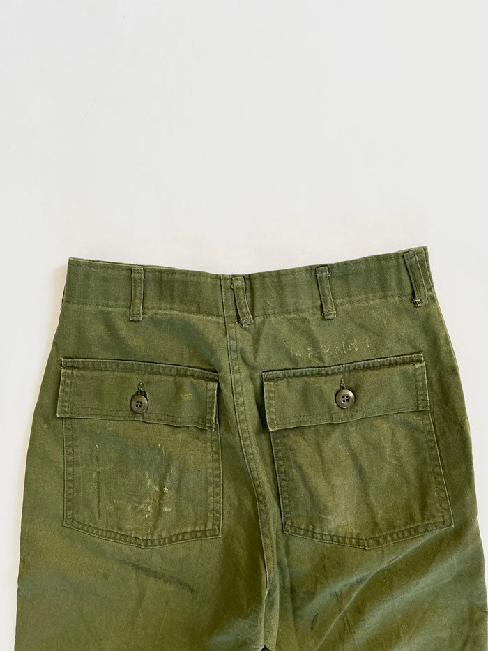Fatigue pants OG 507. Production 1980. In deadstock condition. Military uniform that represented a turning point in the history of military clothing of the US Army.