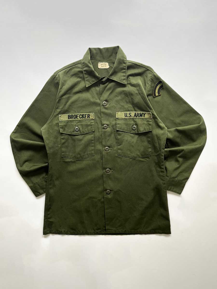 OG-507 vintage shirt uniform U.S. Army 80s. 1973 marked a significant moment for the US Army with the introduction of service uniforms in polyester and cotton.