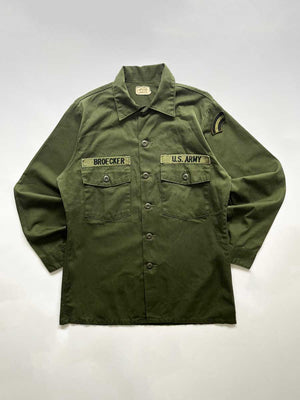OG-507 vintage shirt uniform U.S. Army 80s. 1973 marked a significant moment for the US Army with the introduction of service uniforms in polyester and cotton.