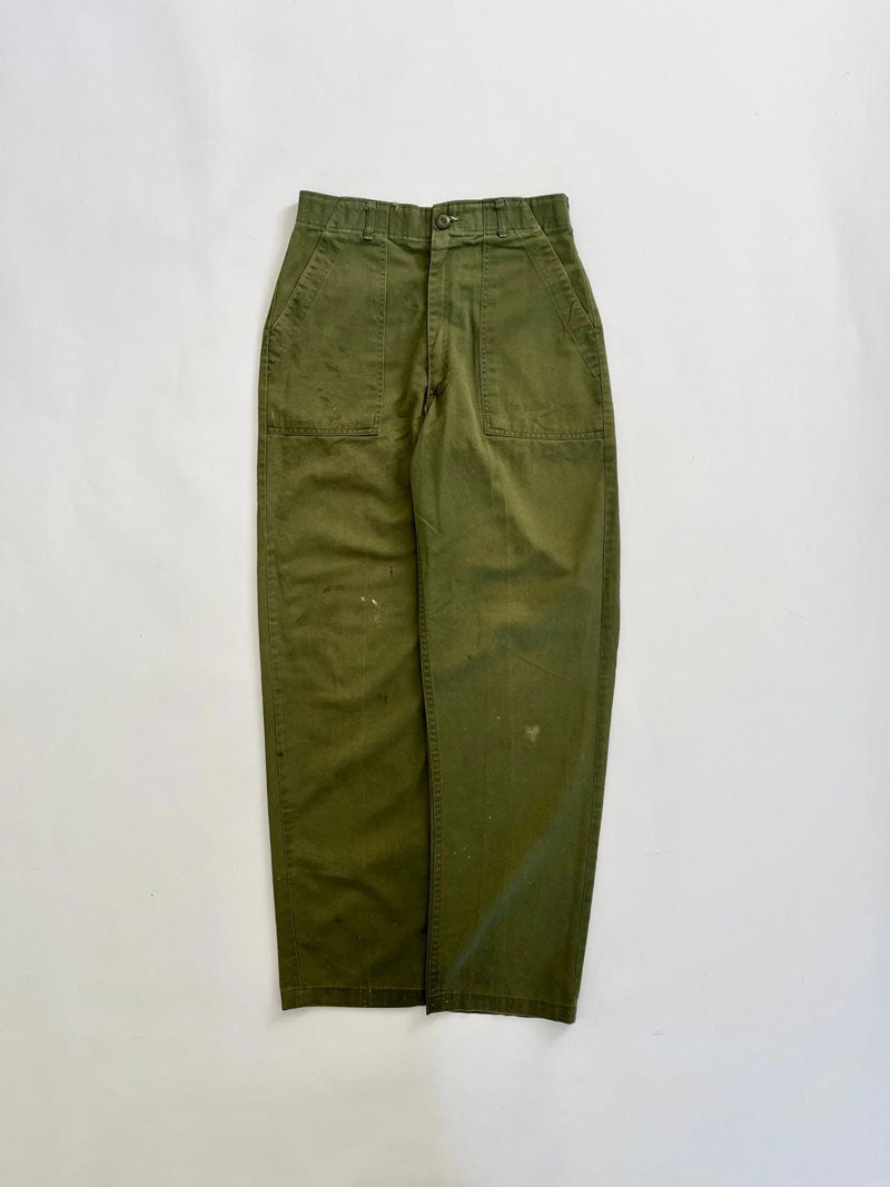 Fatigue pants OG 507. Production 1980. In deadstock condition. Military uniform that represented a turning point in the history of military clothing of the US Army.