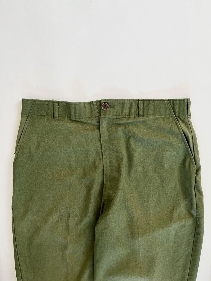 OG 507 military pants vintage 36x33. Production 1980. In deadstock condition. Embrace vintage military style with OG-507 pants, designed for comfort and resilience.