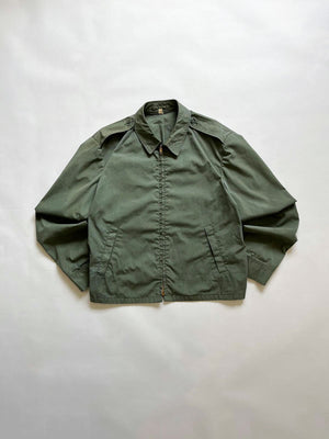 USAF light jacket from the 70s produced by Blauer. Green military jacket with beautiful Scovill zip. Complete with all original labels. Used by the American Air Force.