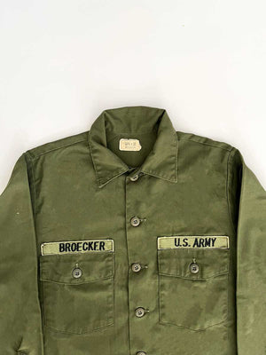 OG-507 vintage shirt uniform U.S. Army 80s. 1973 marked a significant moment for the US Army with the introduction of service uniforms in polyester and cotton.
