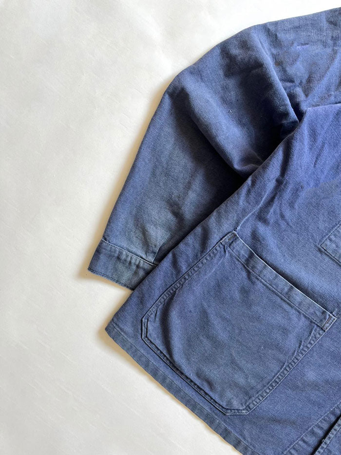 French working jacket from the 70s with a fantastic patina given by the passage of time. Bleu du Nord label. Sanfor quality cotton. Good conditions, size Large.