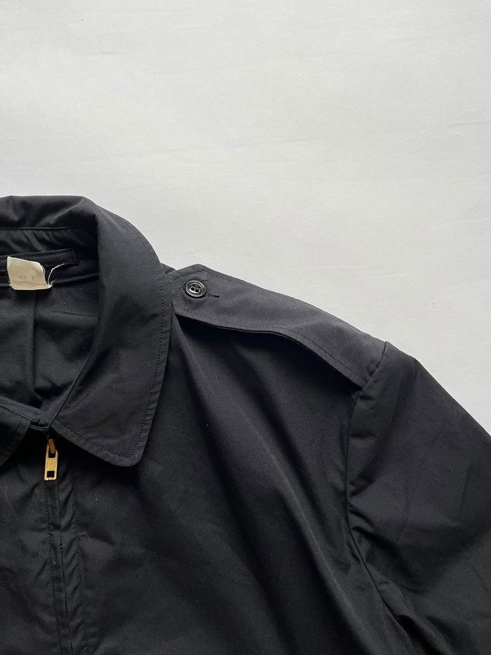 Usaf Uniform from the 80s and used by the US air force. Boxy fit, black color and YKK zip. Lightweight fabric. Vintage piece that contains the history of the USAF.