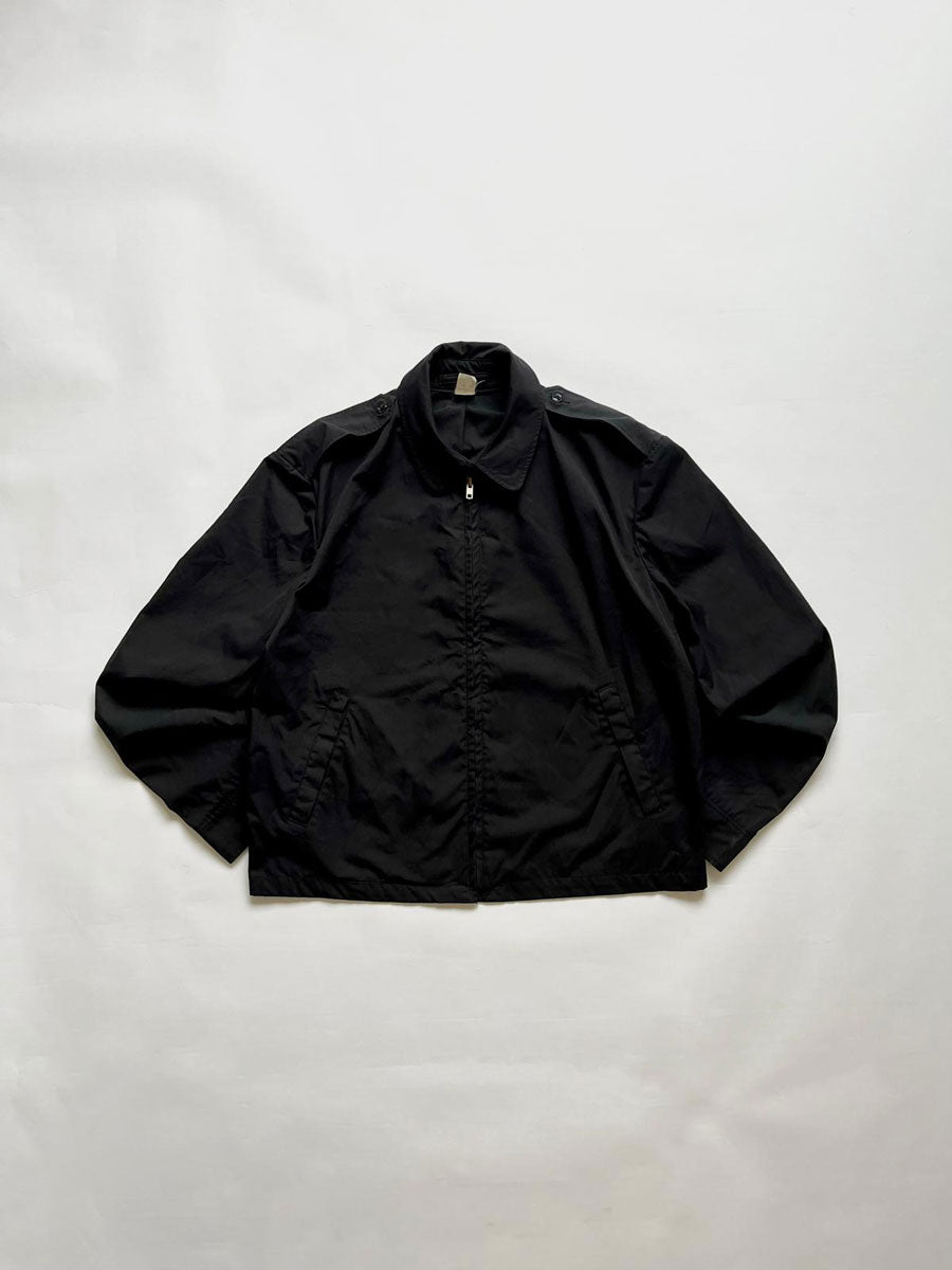 Usaf Uniform from the 80s and used by the US air force. Boxy fit, black color and YKK zip. Lightweight fabric. Vintage piece that contains the history of the USAF.