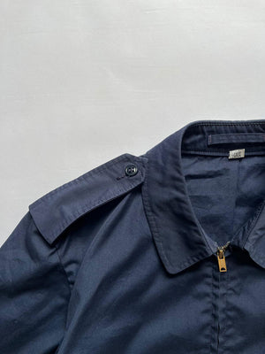 Lightweight jacket us air force 60s. The navy blue color and the light fabric make this jacket absolutely the best for the spring and summer seasons. Vintage Made in USA.