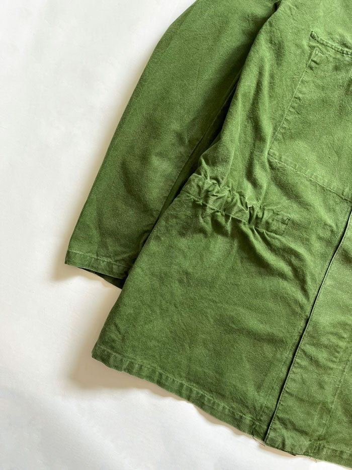 Vintage Swedish Army Uniform jacket M48. Jacket used by the Swedish army "svenska armén" dating back to the 70s and 90s. Made of cotton and bottle green color.