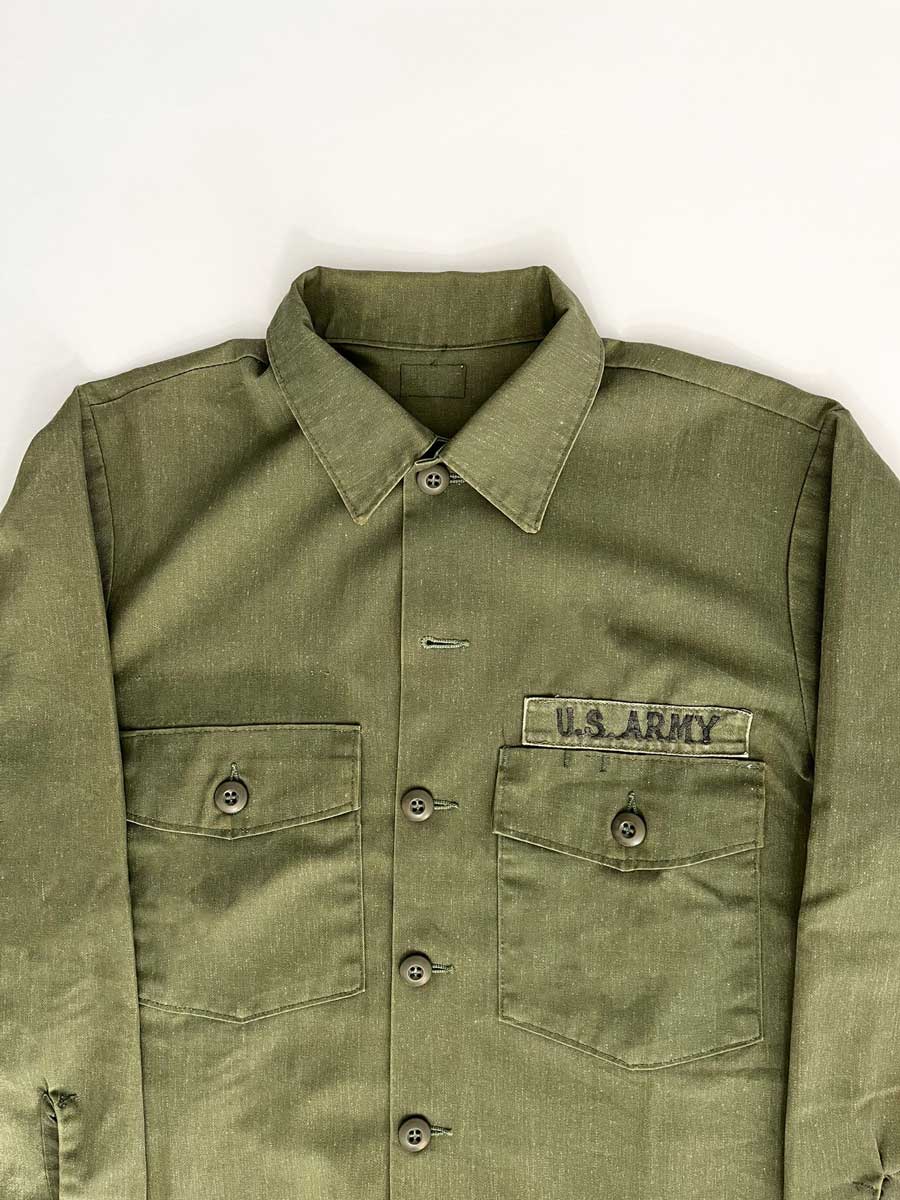 OG-507 vintage shirt uniform U.S. Army 80s. 1973 marked a significant moment for the US Army with the introduction of service uniforms in polyester and cotton.