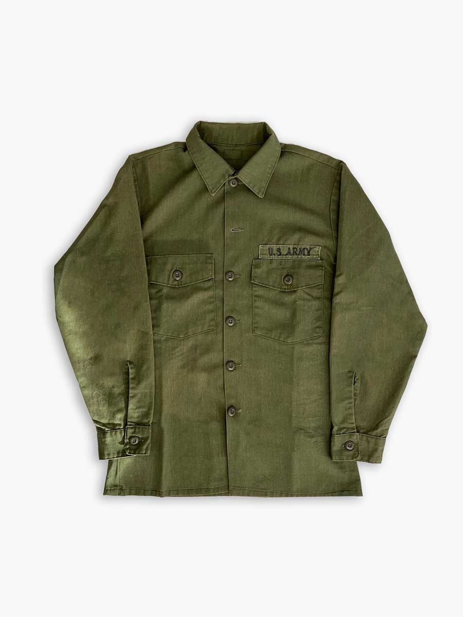 OG-507 vintage shirt uniform U.S. Army 80s. 1973 marked a significant moment for the US Army with the introduction of service uniforms in polyester and cotton.