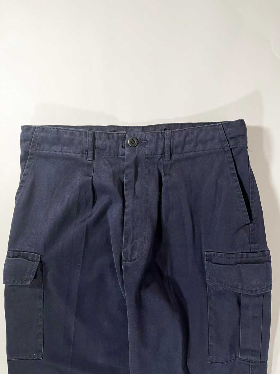 British cargo pant blue. Rugged 90s British Navy military cargo ship, designed to withstand the rigors of operational demands in the field. With adjustable and high waist