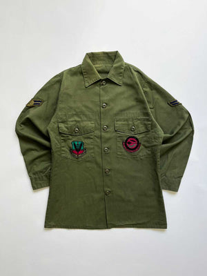 OG-507 vintage shirt uniform U.S. Army 80s. 1973 marked a significant moment for the US Army with the introduction of service uniforms in polyester and cotton.