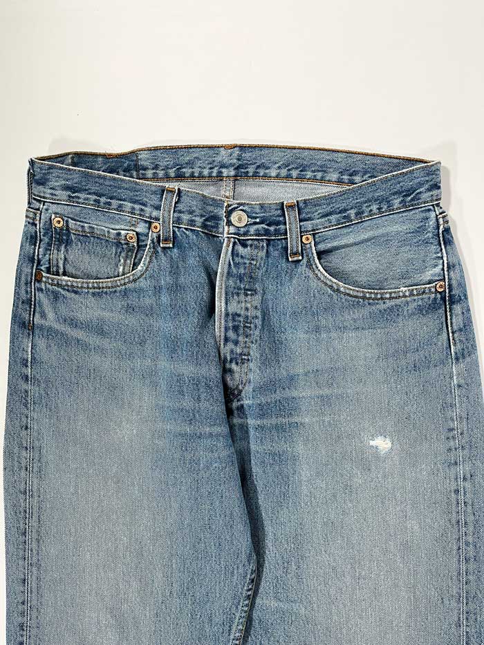 Levi's vintage 501 blue. Step into timeless style with this authentic levi's. Gorgeous color and quality fabric.