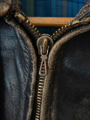 Dettaglio colletto e cursore della zip principale