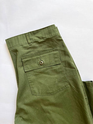 Fatigue pants OG 507. Production 1980. In deadstock condition. Military uniform that represented a turning point in the history of military clothing of the US Army.