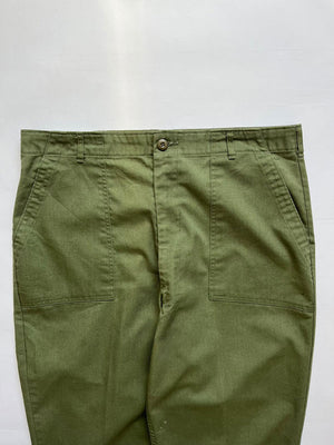 Fatigue pants OG 507. Production 1980. In deadstock condition. Military uniform that represented a turning point in the history of military clothing of the US Army.