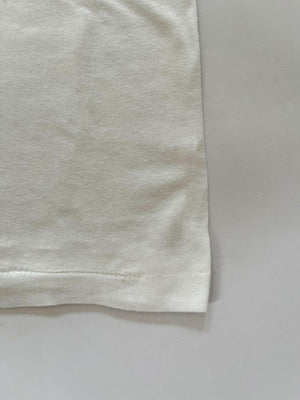 Single stitch tee produced in the United States in the 90s by Screen Stars. Print on the front depicting the New York City Statue of Liberty. Rare tee.