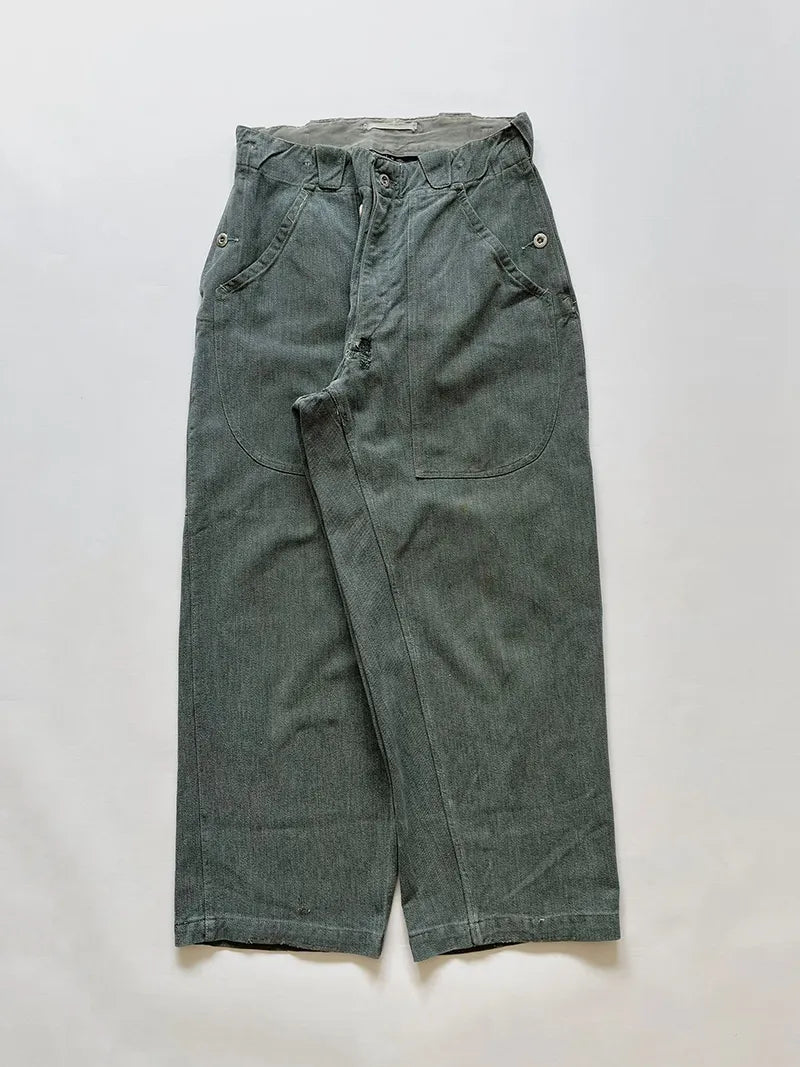 Vintage Swiss Army denim pants, issued from 1950–1990 for military and prison staff. Vintage government piece. Size W30 L30. Salt & pepper cotton.