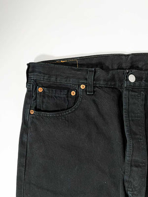 Levi's vintage 501 black. Step into timeless style with this authentic Levi's from the 90s, proudly made in Spain.
