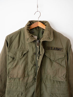 Dettaglio toppa U.S. ARMY sul petto della giacca M65 vintage