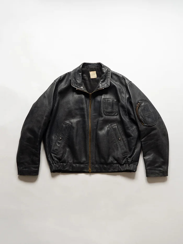 Vintage sheepskin jacket issued to French Air Force pilots since the 1970s. Original product. French Army surplus. Vintage Eclair zip. Excellent condition.