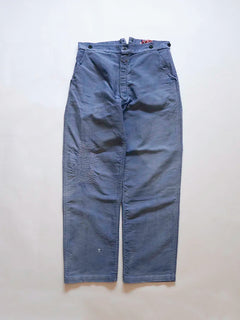 A splendid pair of French moleskin work trousers, made by Livrador between the 1950s and 1960s. They feature the classic blue hue typical of French workwear.
