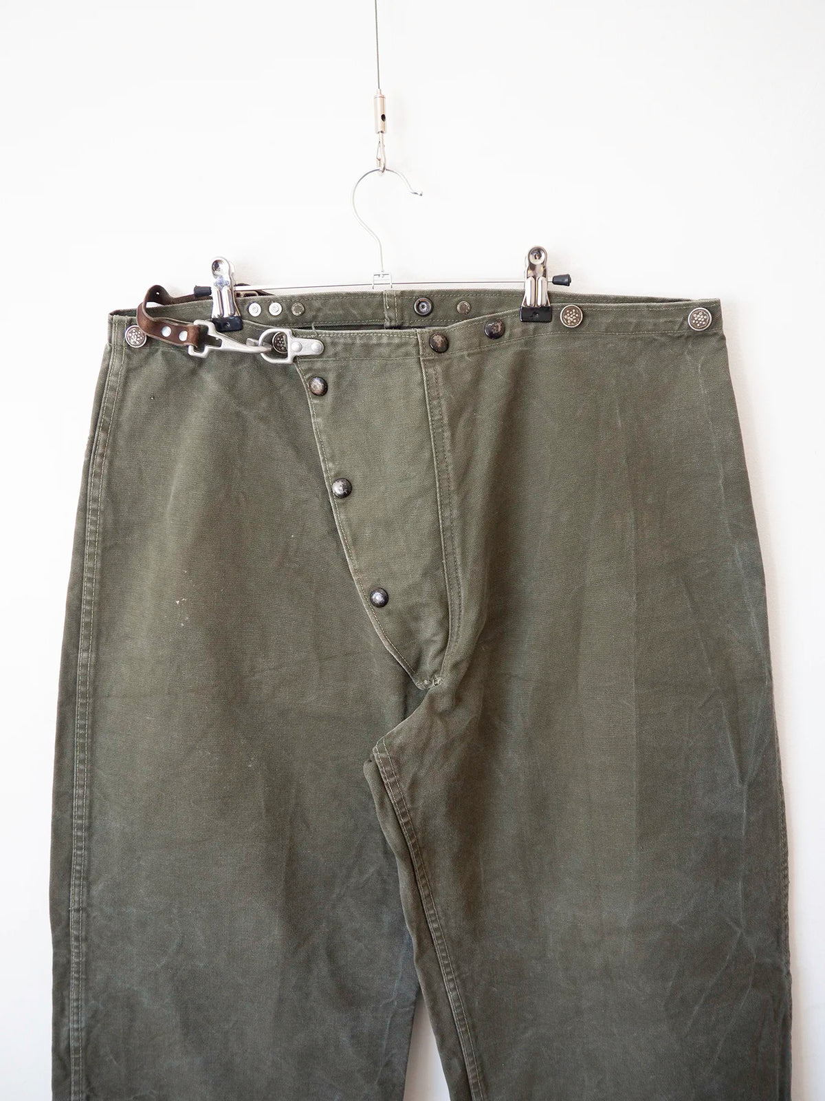 Pantaloni da pompiere US Army, vista frontale con lunghezza gamba