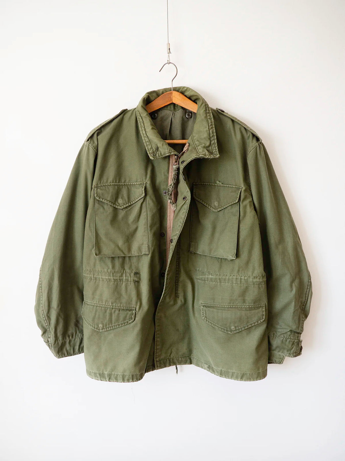 Giacca M65 US Army anni '80 taglia Large Regular, vista anteriore
