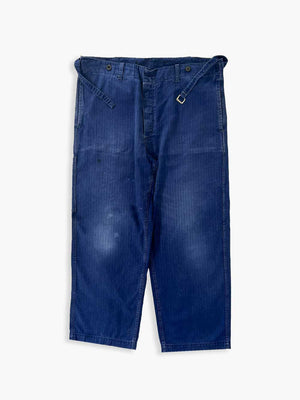 French work pants coming directly from the 1970s. Blue color. Extreme quality fabric. Work trousers are an essential item to have. In herringbone twill. 