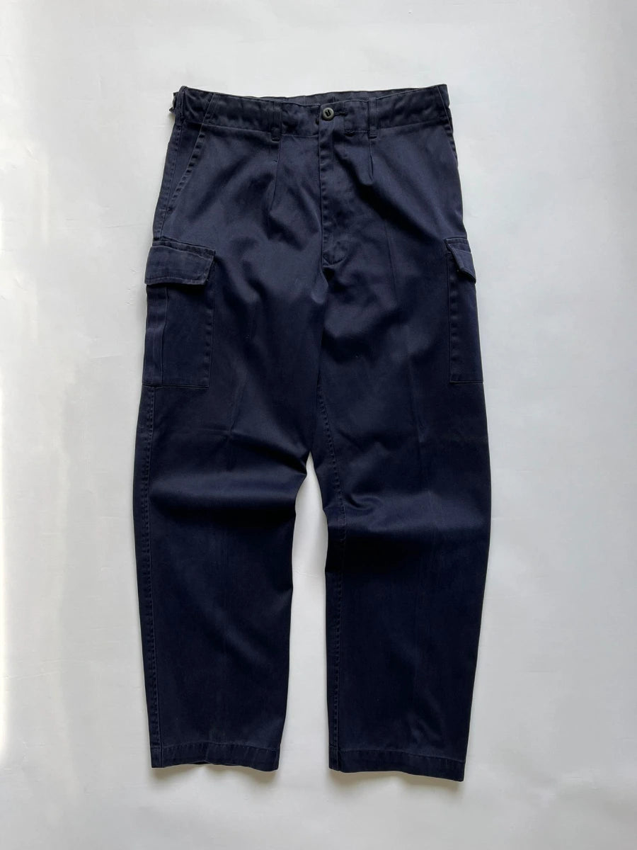 British cargo pant blue. Rugged 90s British Navy military cargo ship, designed to withstand the rigors of operational demands in the field. With adjustable and high waist