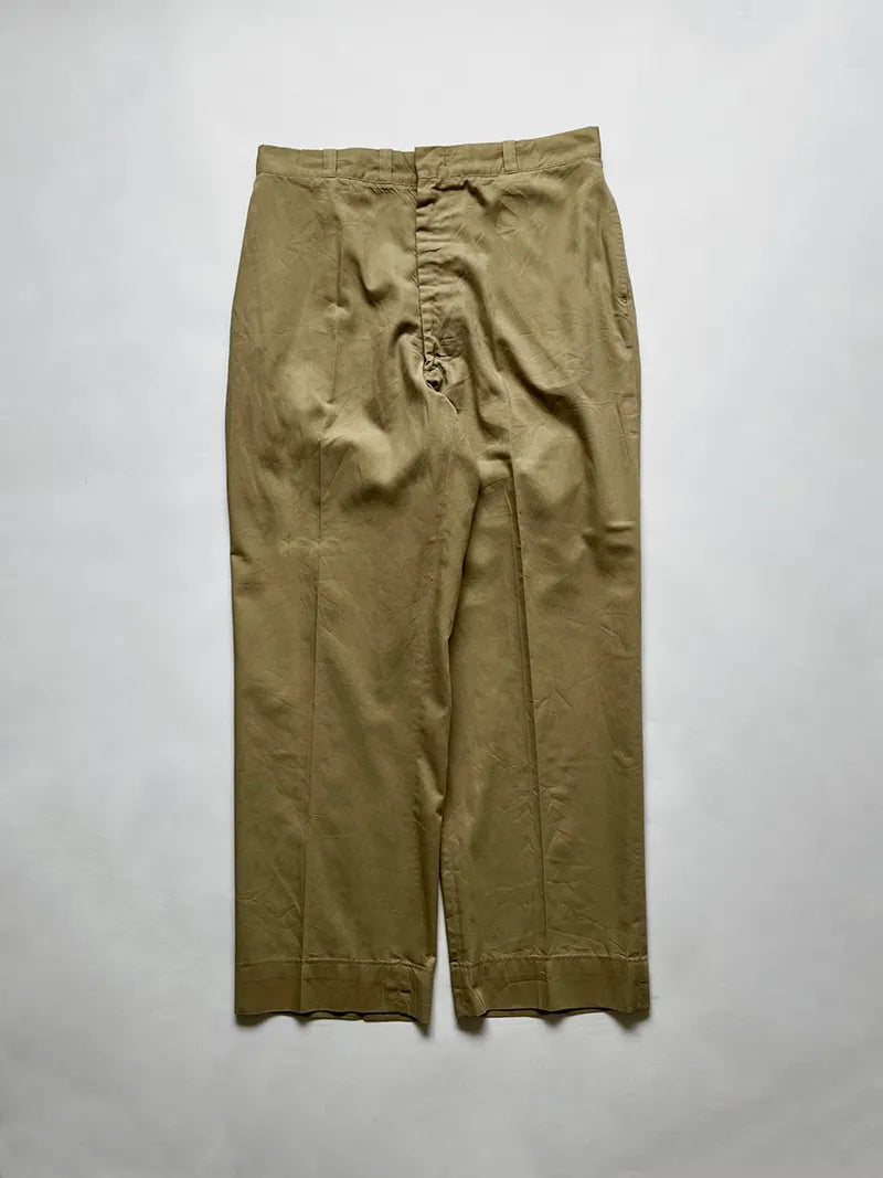 Vintage Type 1 Class 2 chinos from original US Air Force issues, 1969. Made of a 50% cotton/50% polyester blend twill fabric, medium weight and durable. .